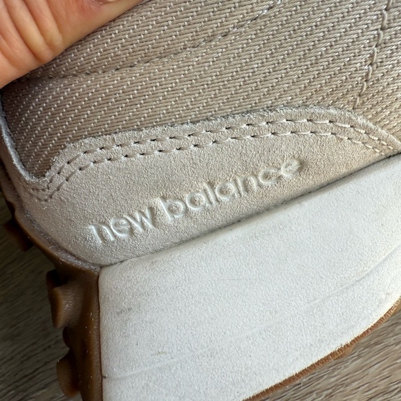 New Balance 327 Beige Sneakers - Picture 3 of 13